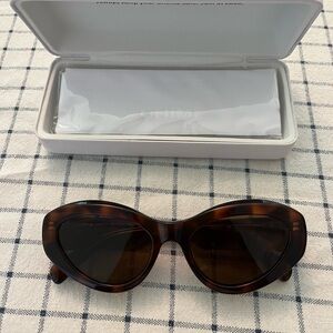 Chimi 09 sunglasses brown tortoise- worn once, includes case